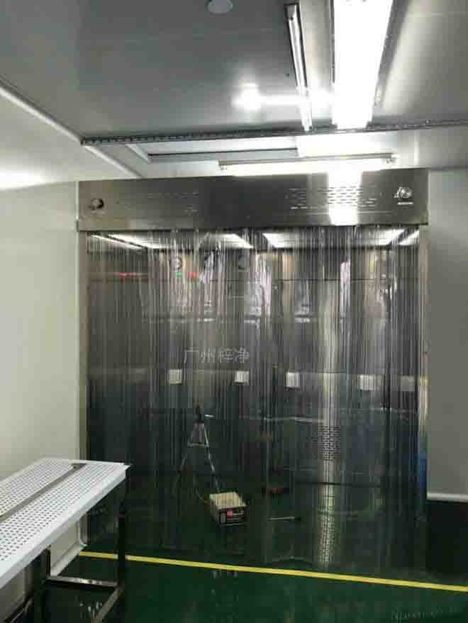 負(fù)壓稱量罩結(jié)構(gòu)圖由初效、中效、高效、風(fēng)機(jī)等部件組成