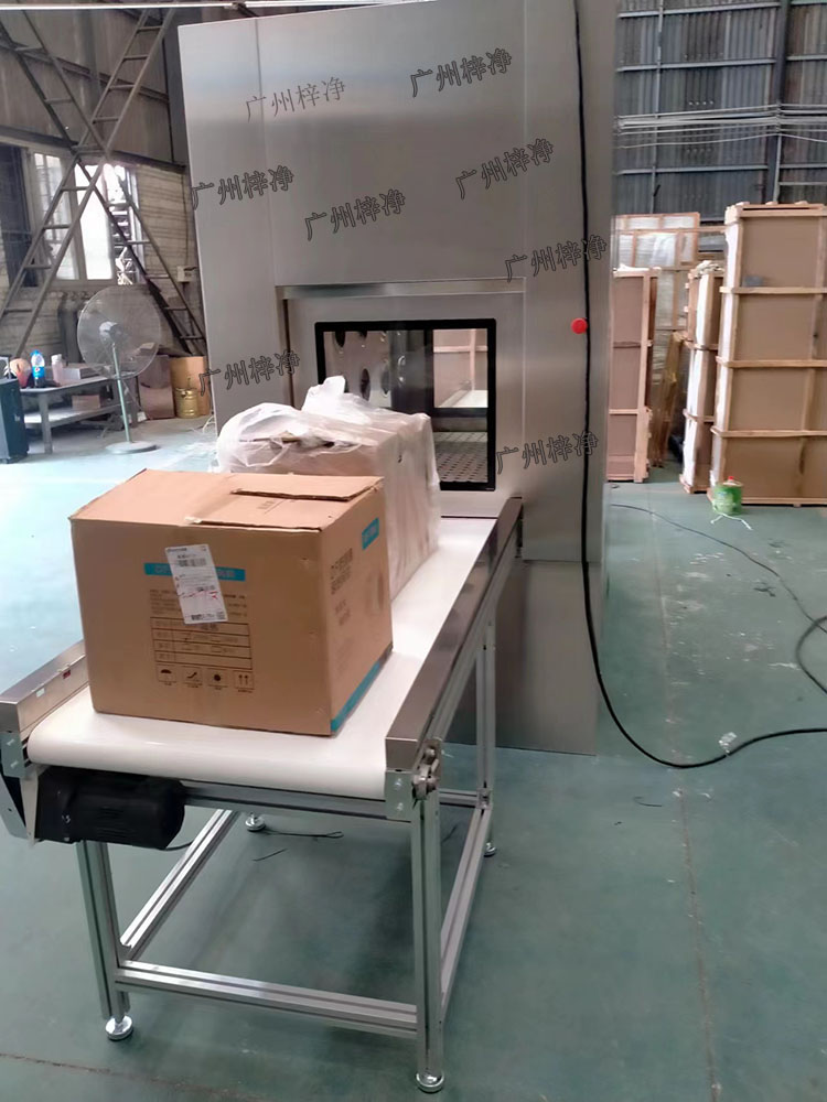 輸送線風(fēng)淋傳遞窗與輸送線貨淋室是潔凈室中用于物品傳遞和空氣凈化的關(guān)鍵設(shè)備。
